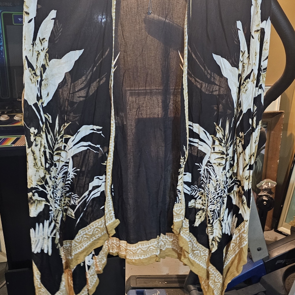 Vince Camuto Black and Gold Sheer Kimono